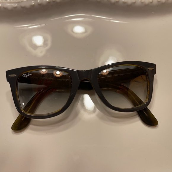 Ray Ban Wayfarer - Picture 1 of 3